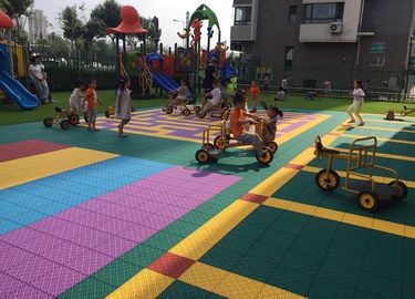 중국 다채로운 주문을 받아서 만들어진 이동할 수 있는 유치원 마루 완충기 녹색 공장